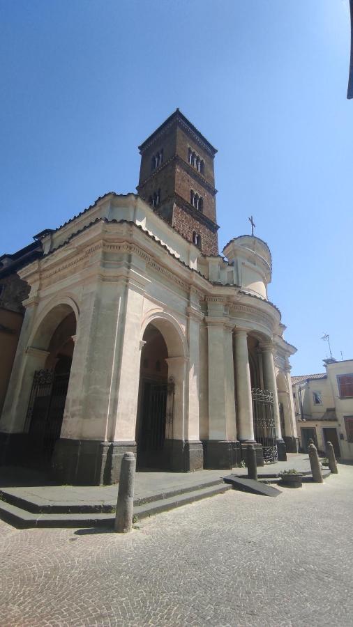 Piazza Duomo Casa Vacanze Sutri Exterior photo